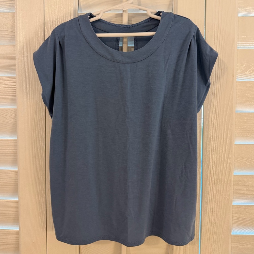 Athleta Girl Blue Knit Top with Keyhole Back; Like New! Girls Large (12)